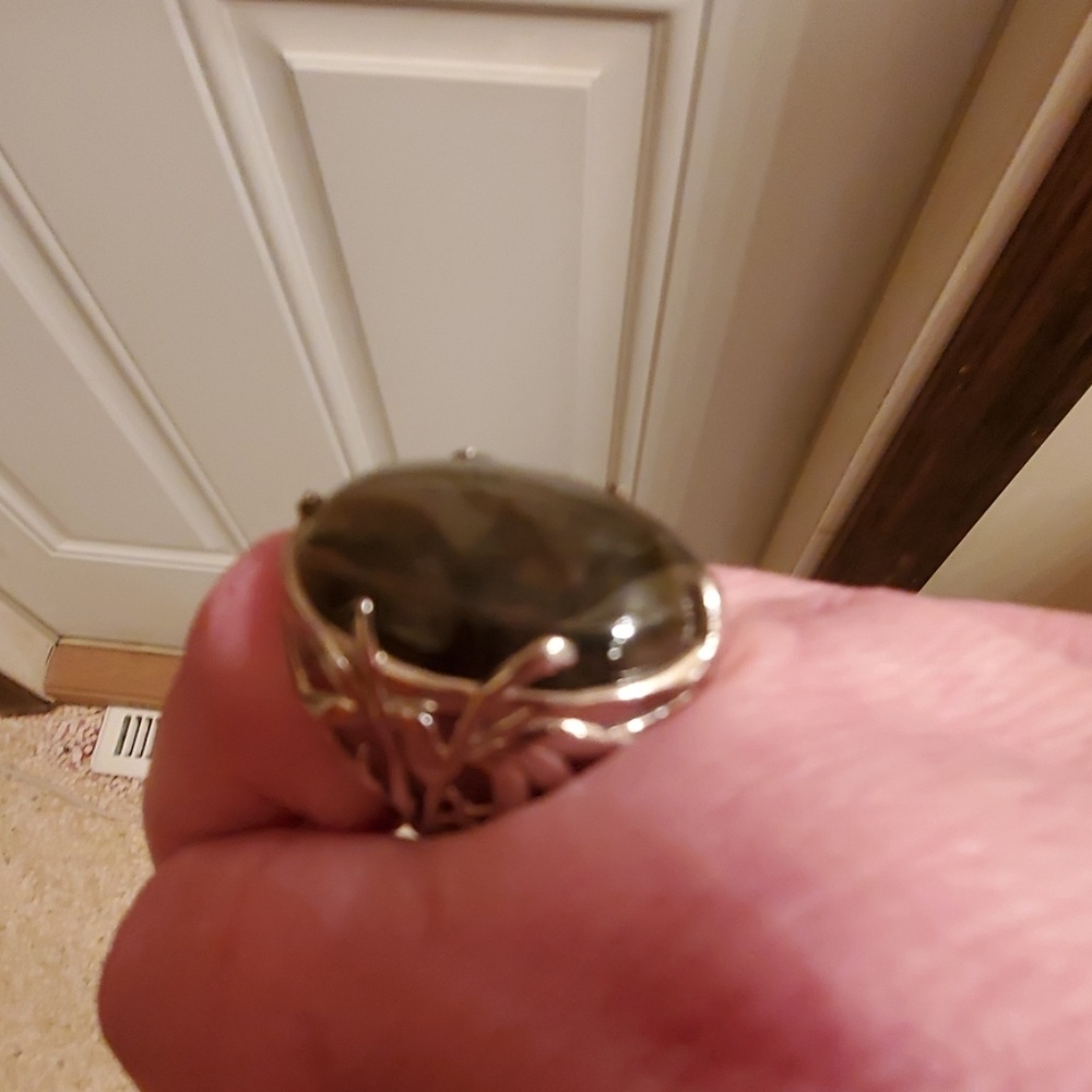 Ring - Picture 2 of 4